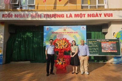 TRƯỜNG TIỂU HỌC LỘC HẠ TỔ CHỨC SINH HOẠT DƯỚI CỜ