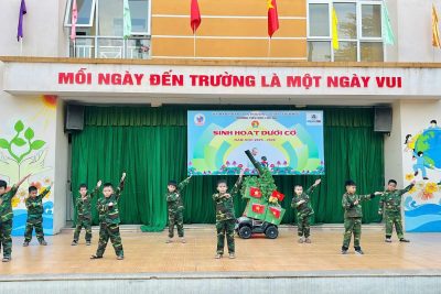 Sinh hoạt dưới cờ